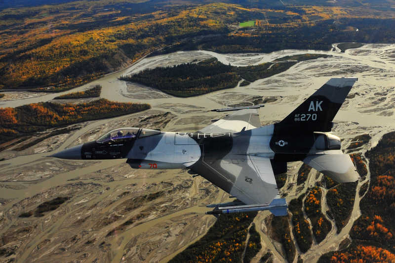 Illustration for article titled 50 Totally Stunning Combat Aircraft Photos Taken Around Alaska
